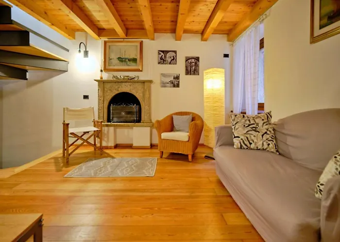 Welcome Traveller Bernardo House