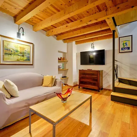 아파트 Welcome Traveller Bernardo House *